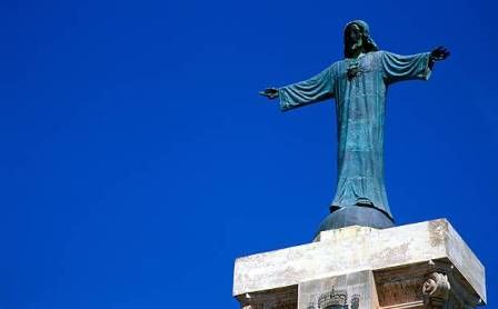  photo OVERVIEW-StatueofChristonthesummitofMonteToroMenorcaItisthehighestpointonMenorcaat358Metres.jpg