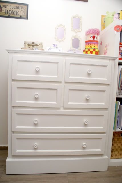 dresser1.jpg