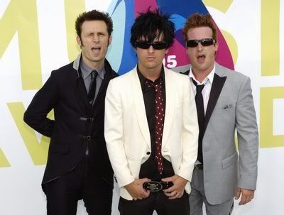 mike-dirnt-billie-joe-armstrong-tre.jpg