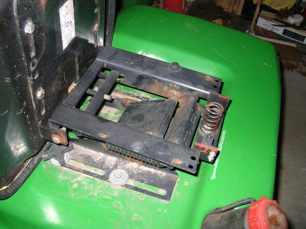 Detailed 332/318 Deluxe Seat Pics? My Tractor Forum