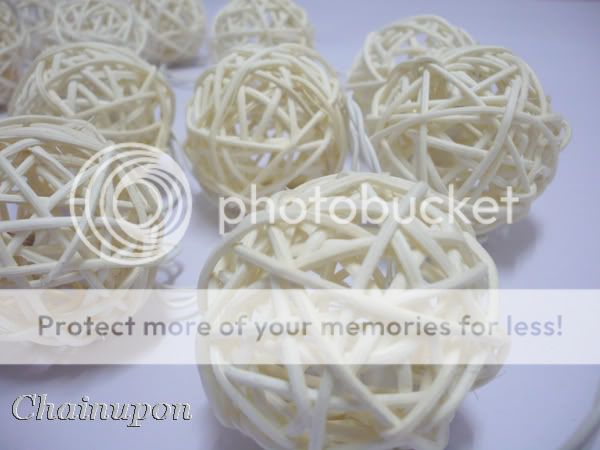 20 WHITE RATTAN/WICKER BALL STRING PARTY,PATIO,FAIRY,CHRISTMAS,WEDDING 