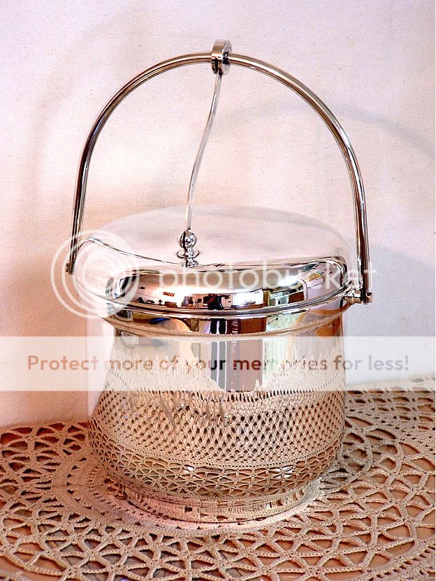Vintage Reed Barton Silver Plate Ice Bucket Swing Handle Lined Silverplate