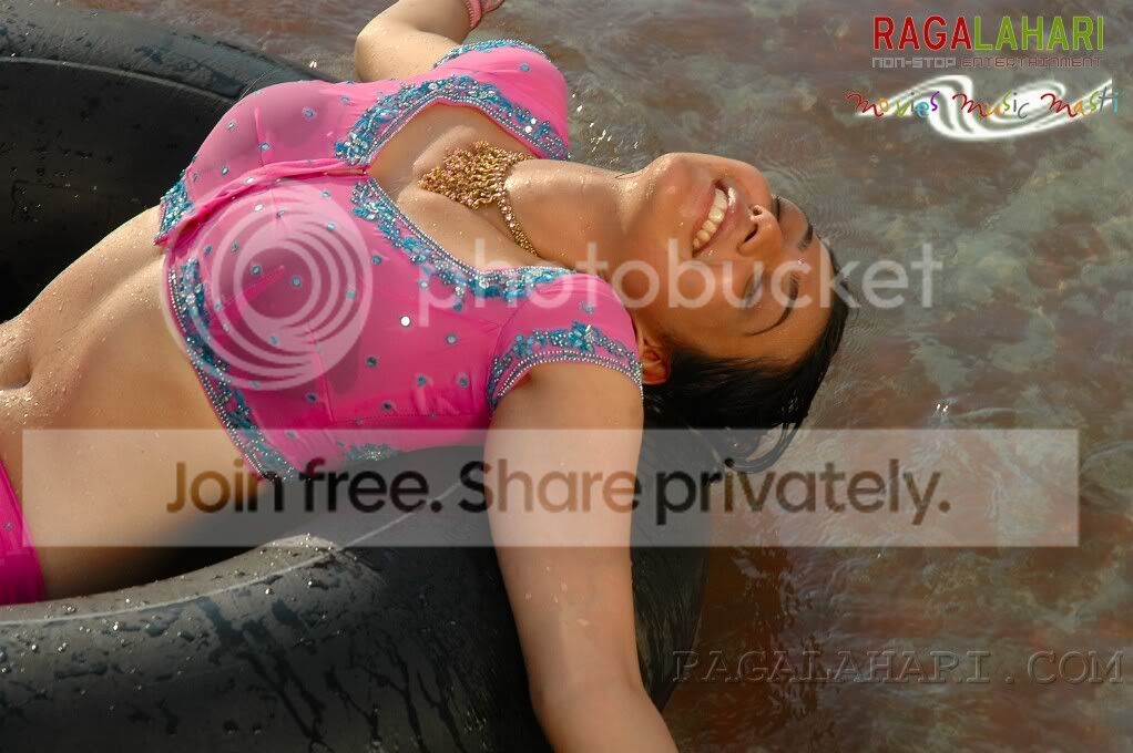 kajal711.jpg
