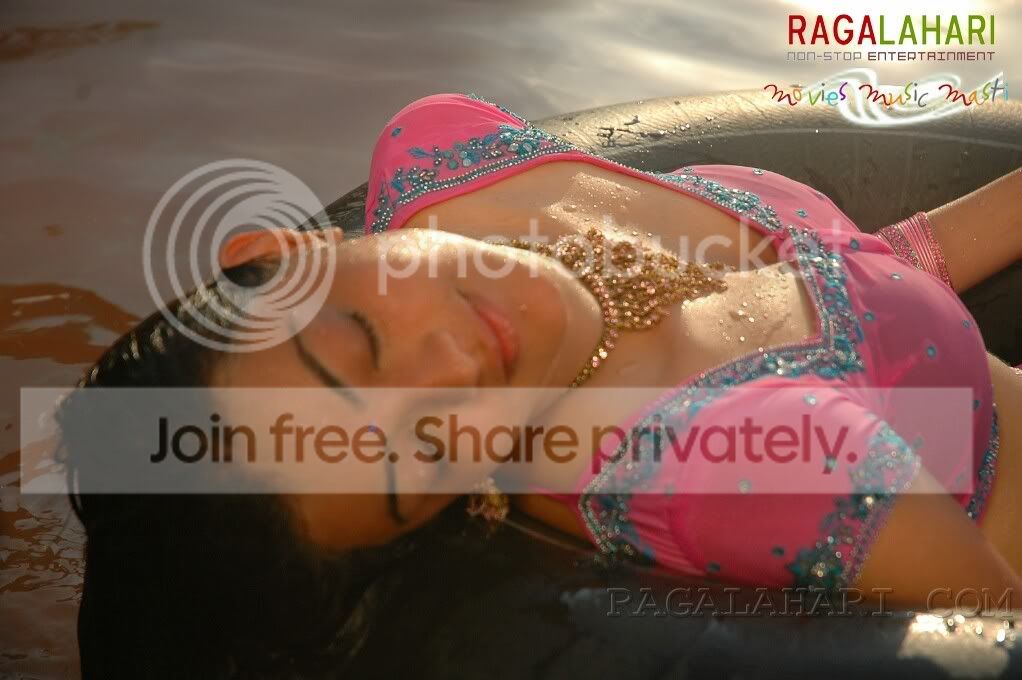 kajal73.jpg