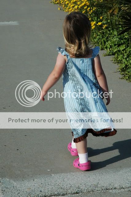 خياطة فستان طفلة من قميص زوجك بالخطوات المصورة